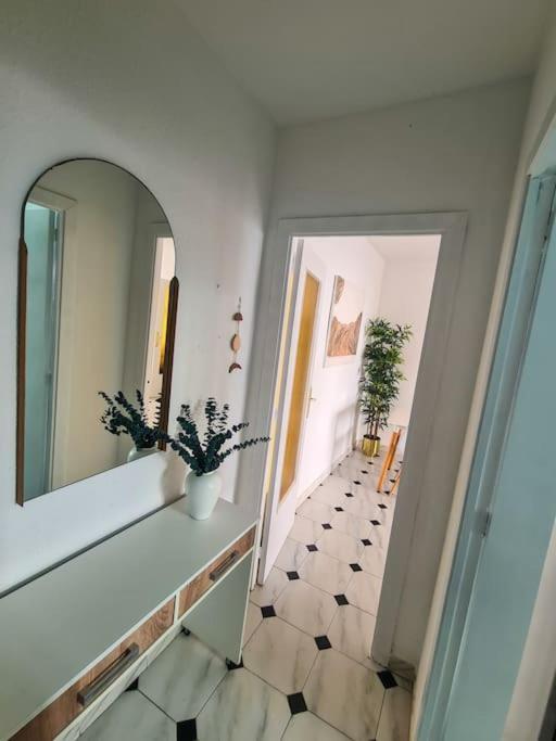 Nice Beachside 2-Bd Apt Near Barcelona Cunit Exterior foto