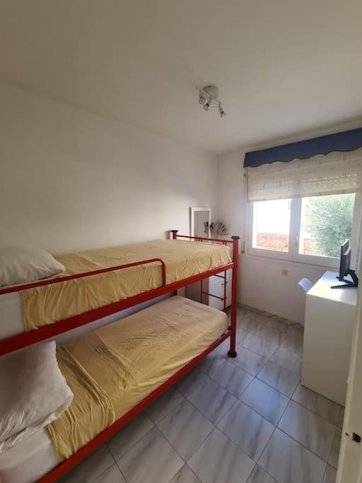 Nice Beachside 2-Bd Apt Near Barcelona Cunit Exterior foto