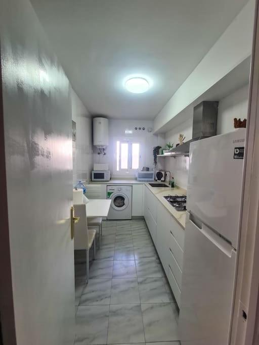 Nice Beachside 2-Bd Apt Near Barcelona Cunit Exterior foto